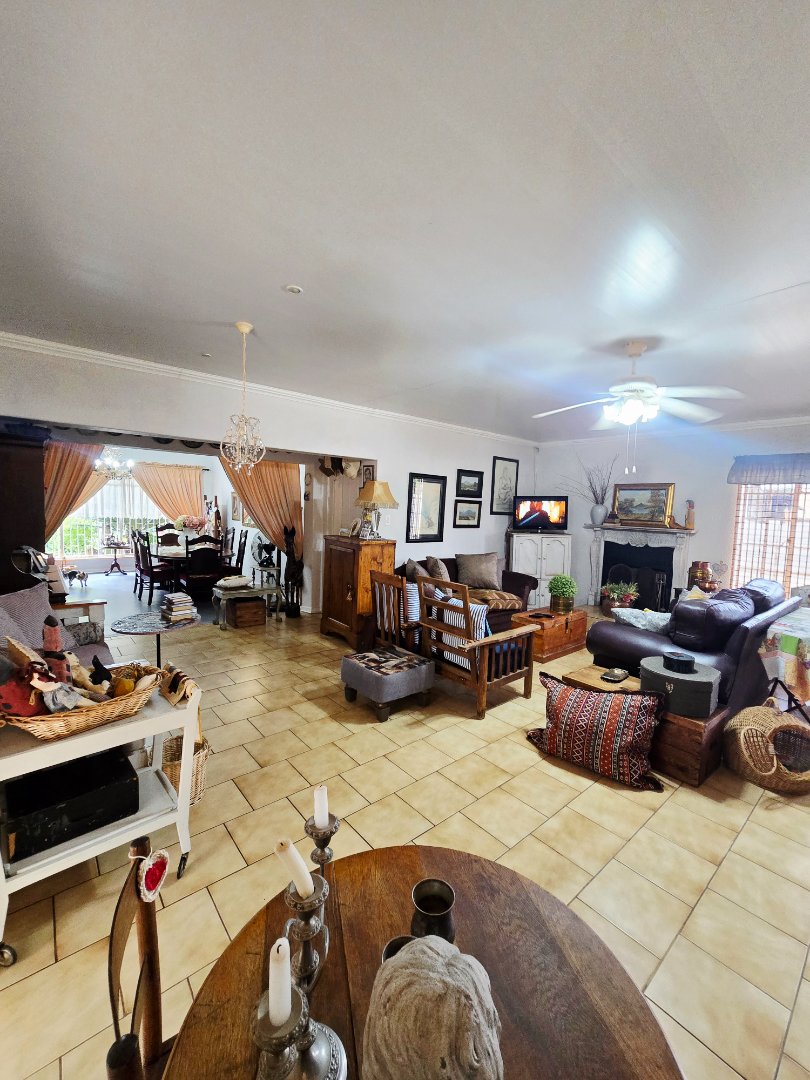 5 Bedroom Property for Sale in La Hoff North West